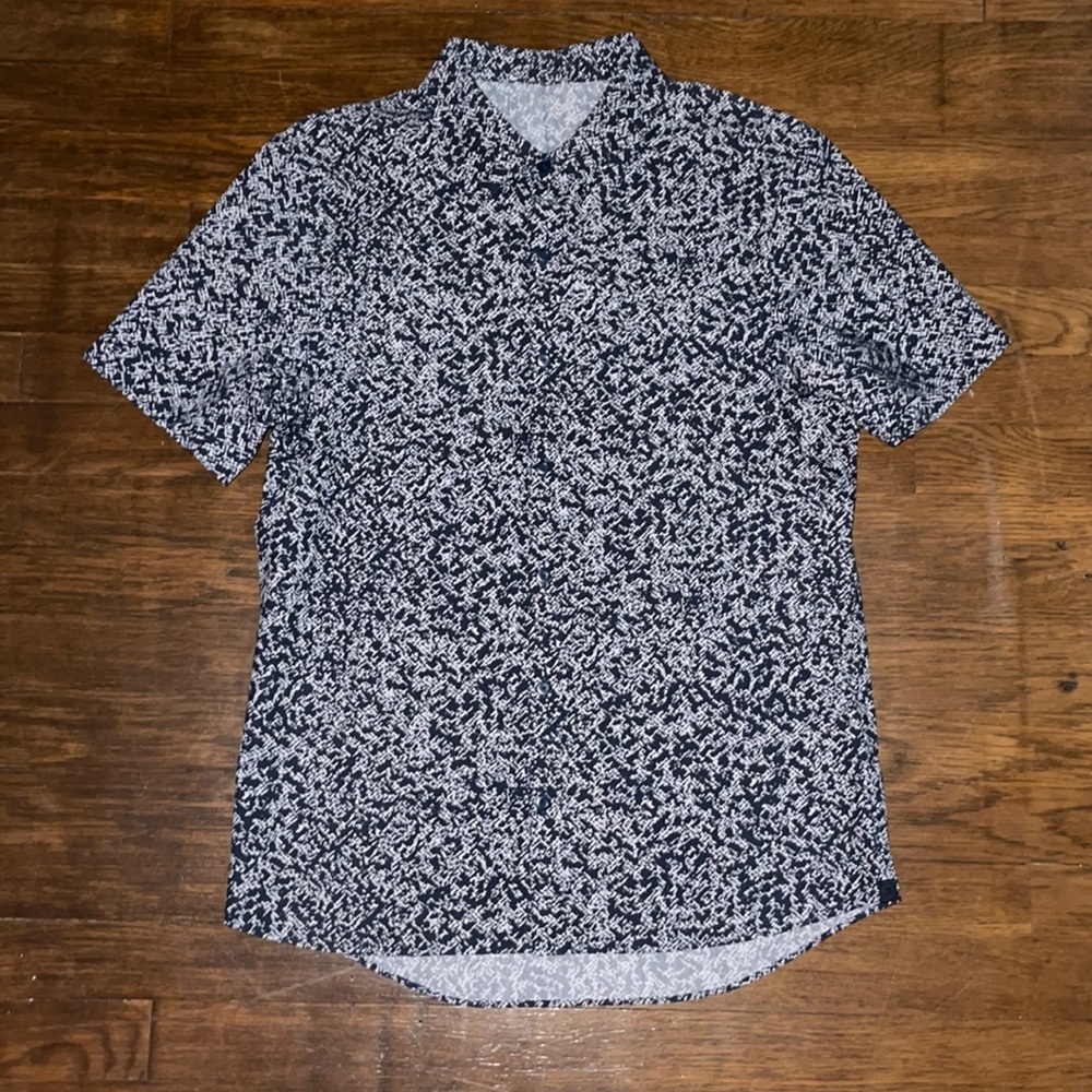 Lululemon short sleeve shirt